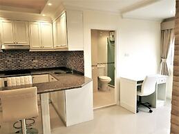 Large, Stylish 2 bed Apartment With Pool Table in Pattaya