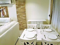 Large, Stylish 2 bed Apartment With Pool Table in Pattaya