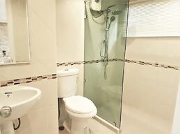 Large, Stylish 2 bed Apartment With Pool Table in Pattaya