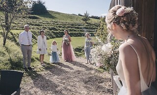 Large Boutique Holiday House With hot tub Near Bath