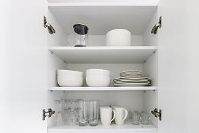 Phaedrus Living: Seaside Luxury Flat Harbour 109