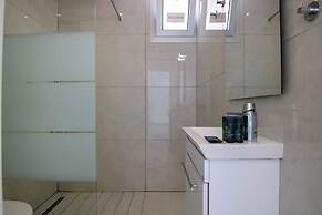 Phaedrus Living: Seaside Deluxe Flat Harbour 112