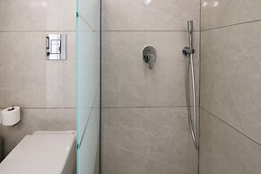 Phaedrus Living: Seaside Deluxe Flat Harbour 112