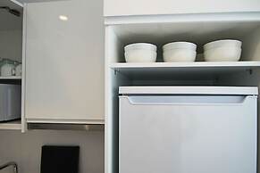 Phaedrus Living: Seaside Deluxe Flat Harbour 112