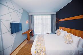 Giraffe Beach Hotel