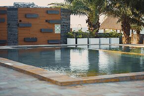 Giraffe Beach Hotel