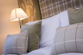 Classic Home in Picturesque Cove