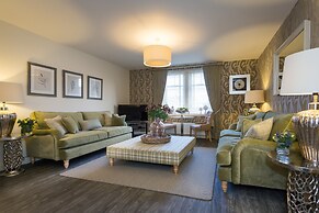 Elegant Home in Aberdeen