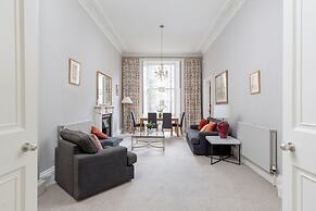 Light and Spacious 2 Bedroom Flat in Heart of Edinburgh