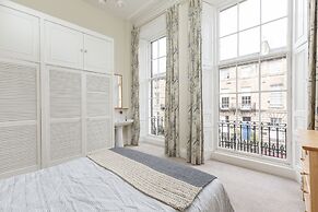 Light and Spacious 2 Bedroom Flat in Heart of Edinburgh