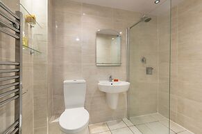 Light and Spacious 2 Bedroom Flat in Heart of Edinburgh