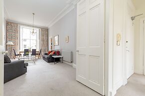 Light and Spacious 2 Bedroom Flat in Heart of Edinburgh