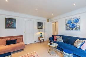 Seafront Apartment Private Garden & Free Parking