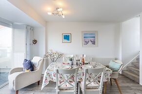 Sea View 3 Bedroom Seaside Property