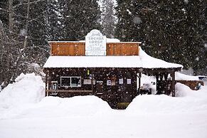 Lochsa Lodge Resort