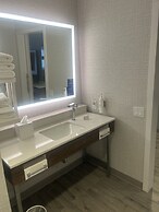 Hampton Inn by Hilton Kingston