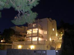 Villa Borna Apartments