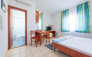 Villa Borna Apartments