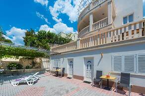 Villa Borna Apartments