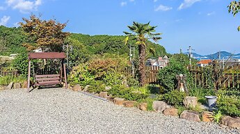 Geoje Araon Pension