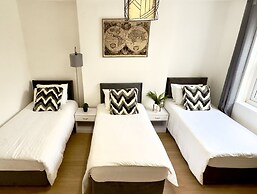 Beautiful 3-bed Apartment With Driveway Parking