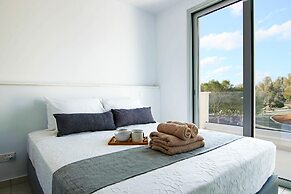 Phaedrus Living Seaside Executive Flat Harbour 208