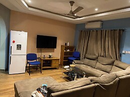 Oyibi New Furnished House - Charming 3 Bedroom