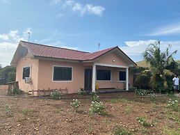 Oyibi New Furnished House - Charming 3 Bedroom