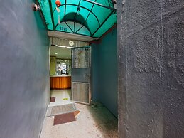 OYO 836 E & H Residences