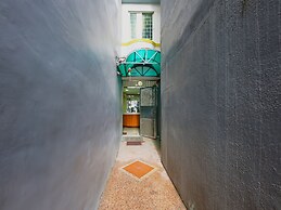 OYO 836 E & H Residences