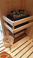 1-bed Apartment With Private hot Tub, Sauna & gym