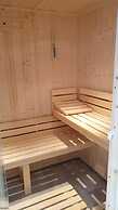 1-bed Apartment With Private hot Tub, Sauna & gym