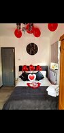1-bed Apartment With Private hot Tub, Sauna & gym