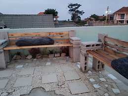 5-bed Lakeview Villa With Roofterrace and Kidspond