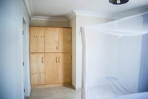 5-bed Lakeview Villa With Roofterrace and Kidspond