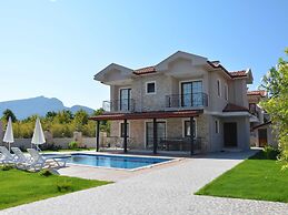 Stunning 4-bed Villa Konak Private & Pool