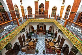 Room in B&B - Riad Authentic Palace & Spa - Suite Al Casaba