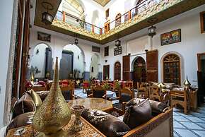 Room in B&B - Riad Authentic Palace & Spa - Suite Al Casaba