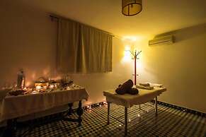 Room in B&B - Riad Authentic Palace & Spa - Suite Al Casaba