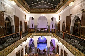 Room in B&B - Riad Authentic Palace & Spa - Royale Suite Al Cazar