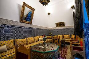 Room in B&B - Riad Authentic Palace & Spa - Royale Suite Al Cazar