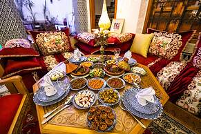 Room in B&B - Riad Authentic Palace & Spa - Royale Suite Al Cazar