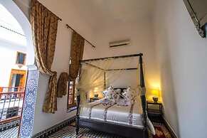 Room in B&B - Riad Authentic Palace & Spa - Suite Andalouse