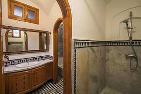 Room in B&B - Riad Authentic Palace & Spa - Suite Andalouse