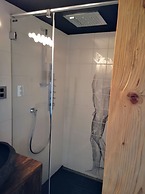Chalet With Panoramic Views of the Mountains of the Oberland and Lake