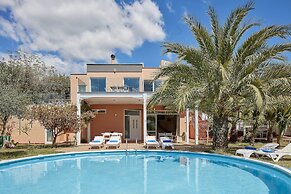 Longobardi Sea Front Villa Chania Greece