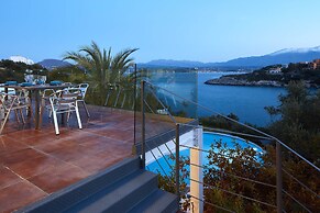 Longobardi Sea Front Villa Chania Greece