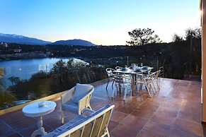 Longobardi Sea Front Villa Chania Greece