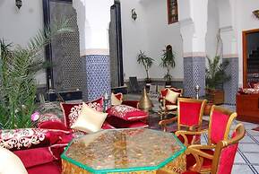 Room in B&B - Riad Authentic Palace & Spa - Rayhana