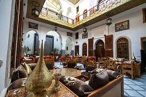 Room in B&B - Riad Authentic Palace & Spa - Bassatine